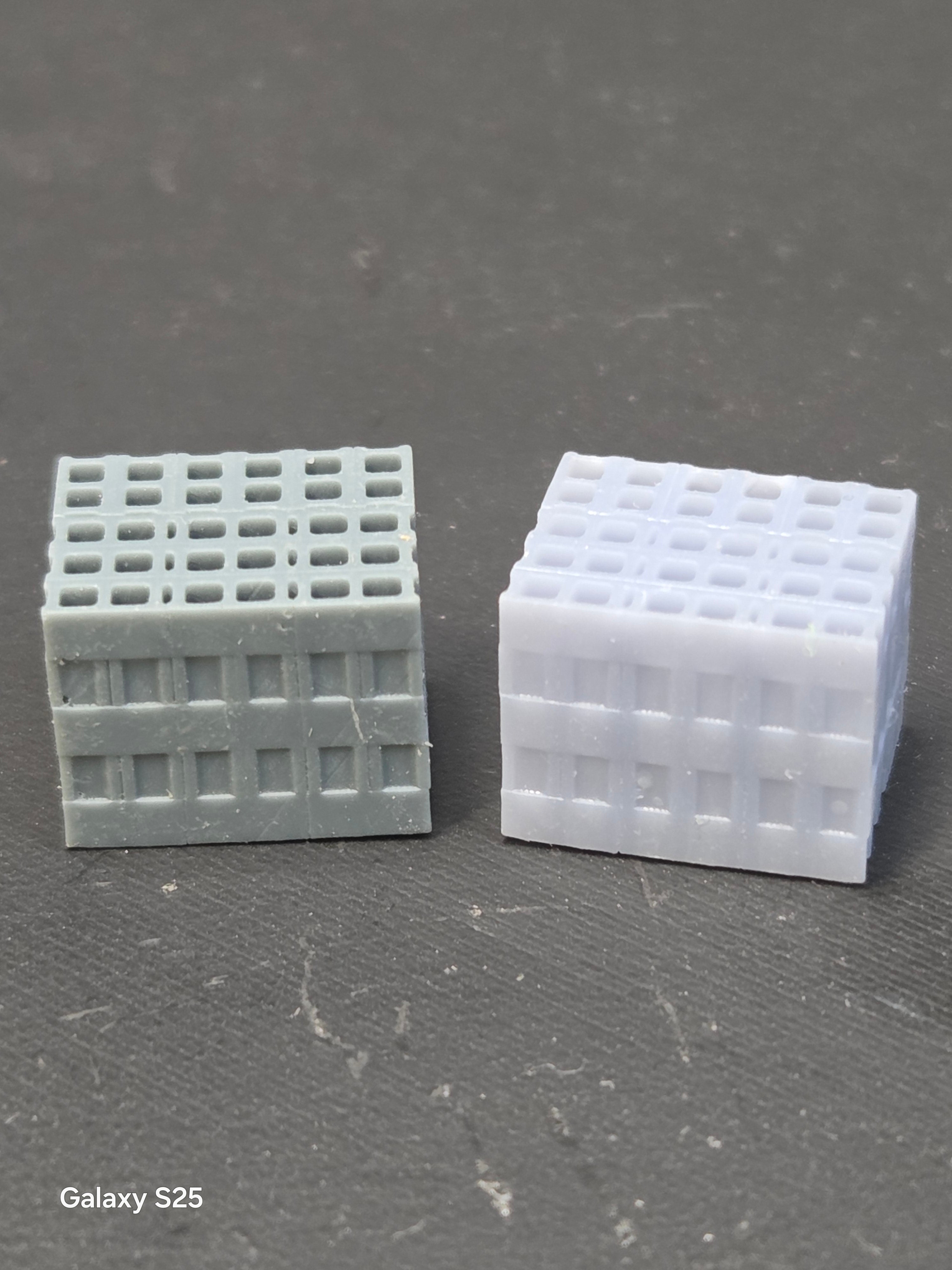 HO SCALE CINDER BLOCKS FULL SKID (2 PER PACK)
