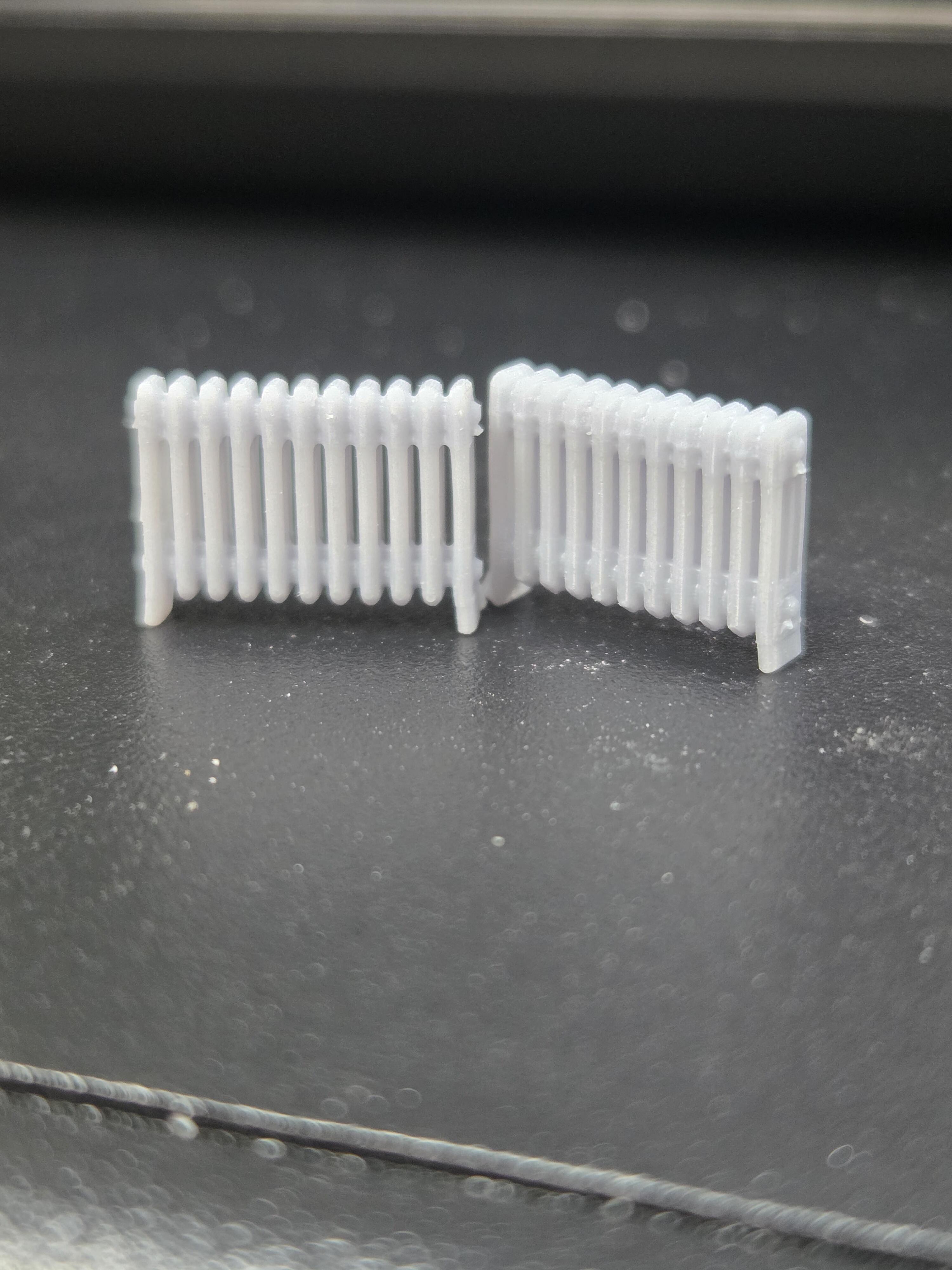 HO SCALE LONG STEAM RADIATORS (8 PER PACK)