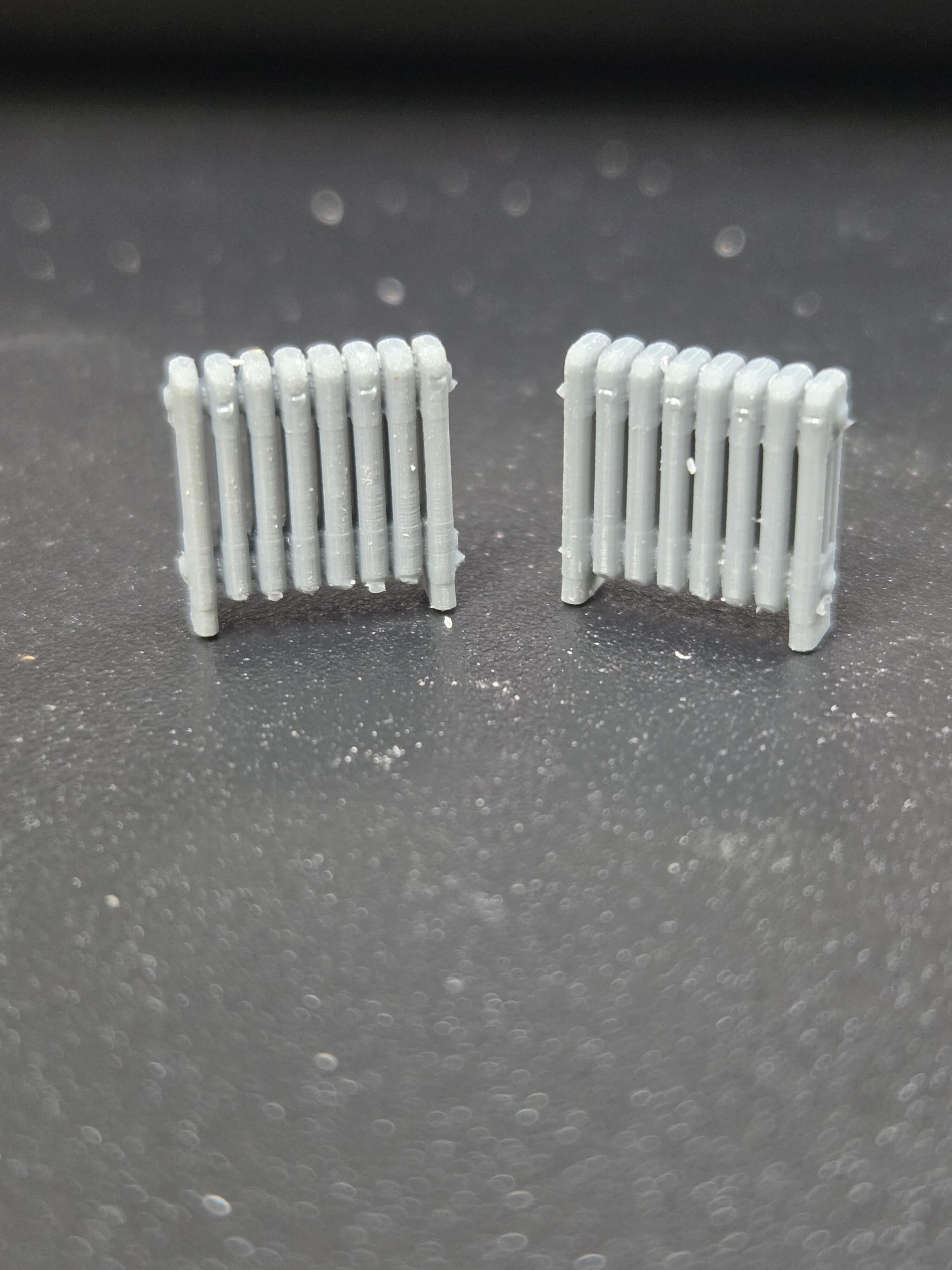 HO SCALE MEDUIM STEAM RADIATORS (8 PER PACK)
