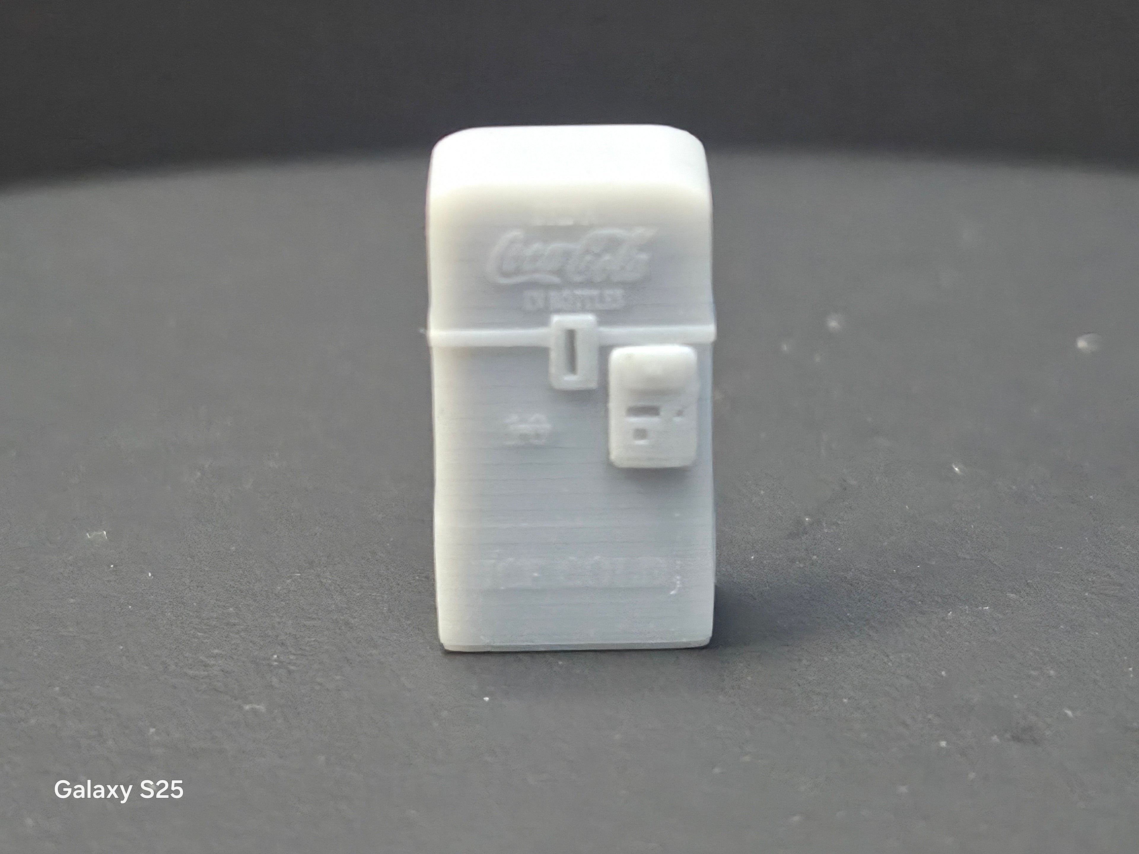HO SCALE SODA MACHINES (4 PER PACK)