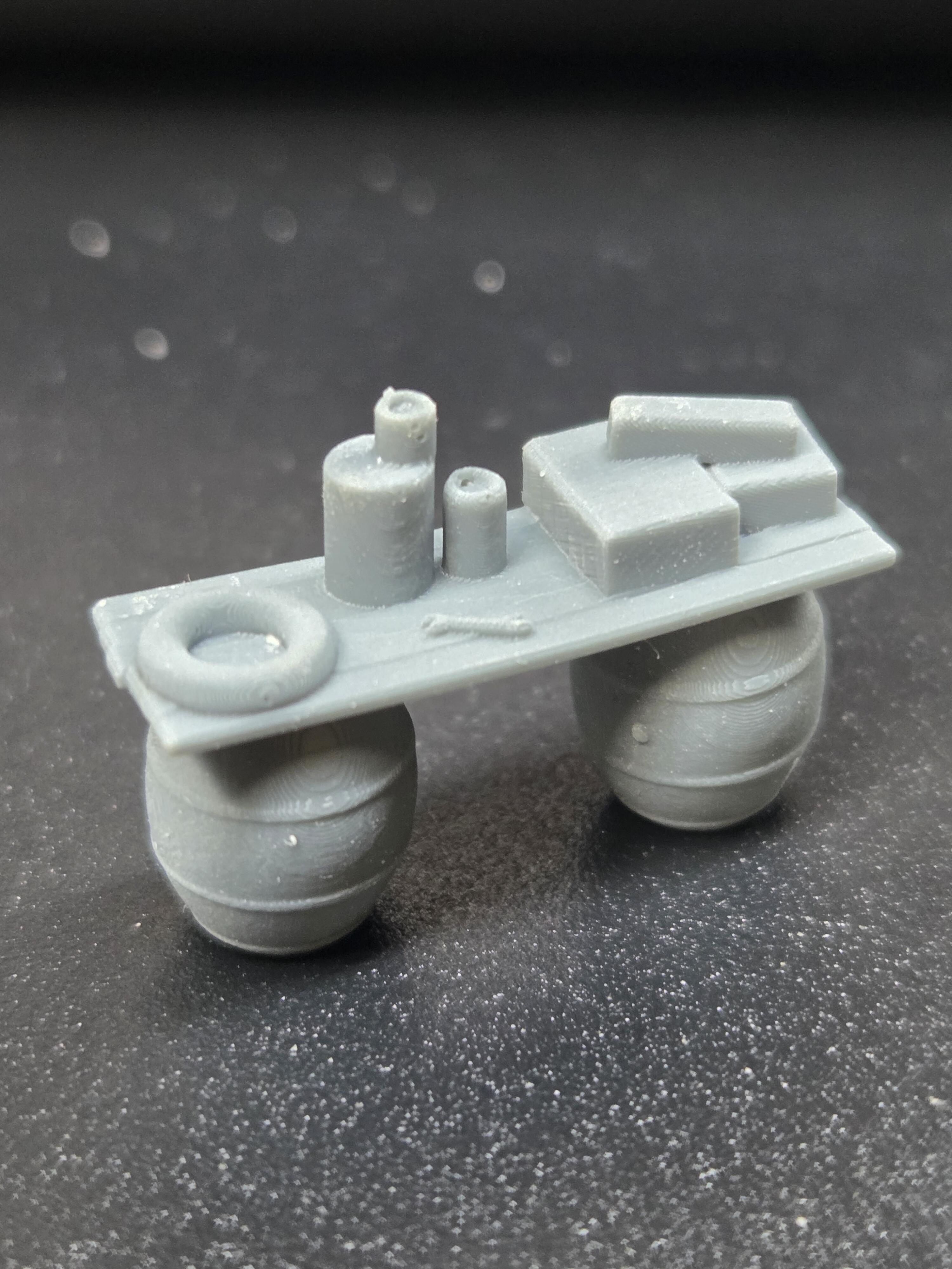 HO SCALE WHISKEY BARREL BENCHES (2 PER PACK)