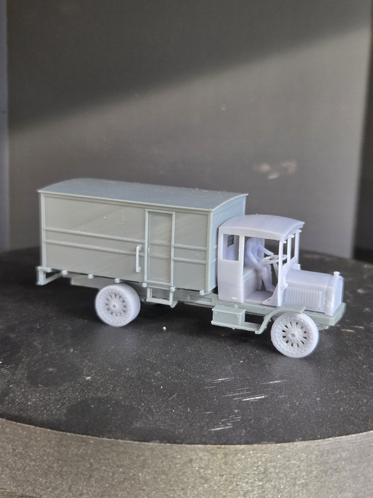 HO SCALE 1920'S PACKARD BOX TRUCK KIT
