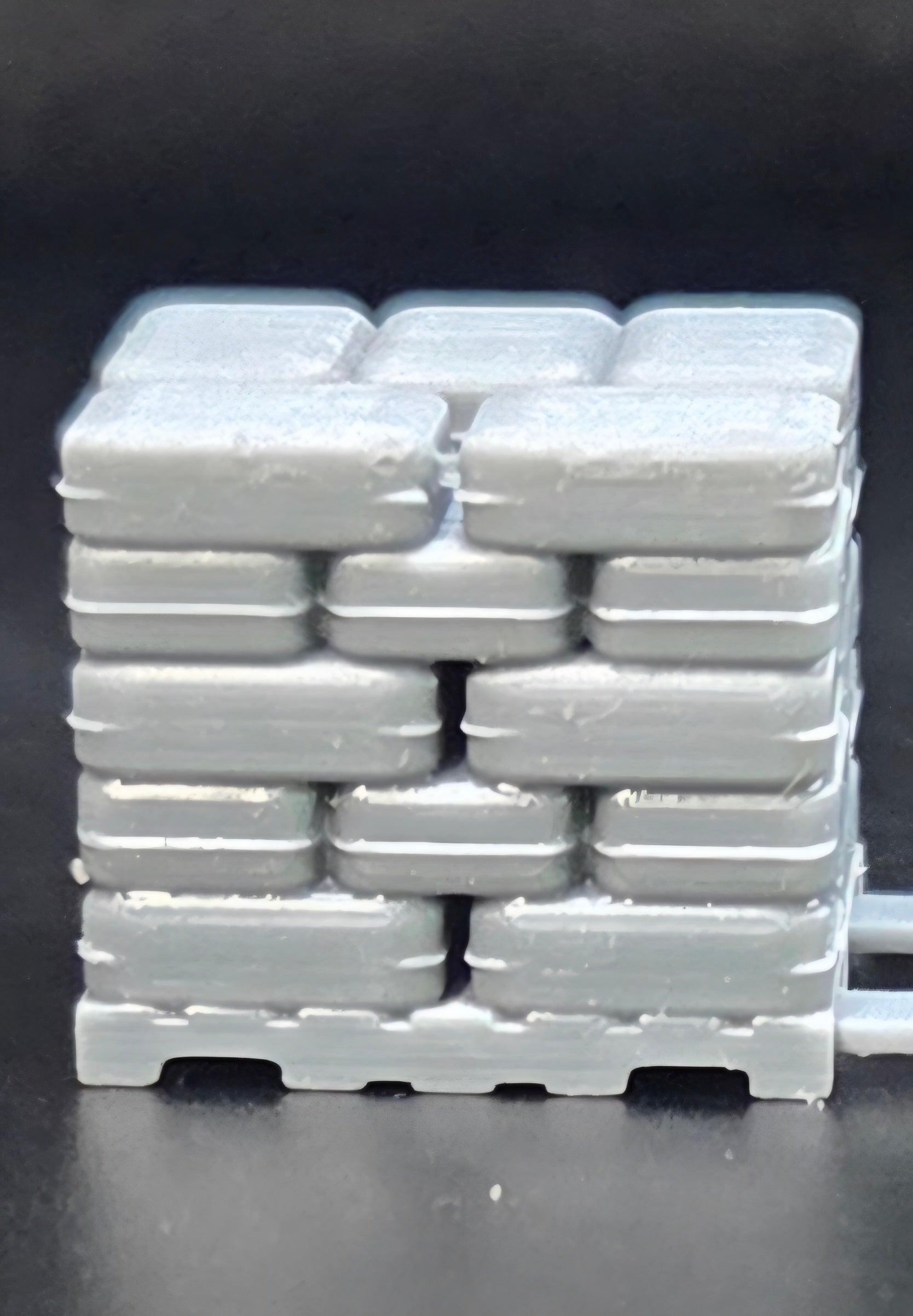 HO SCALE SKID OF 80 LB CONCRETE BAGS (2 PER PACK)