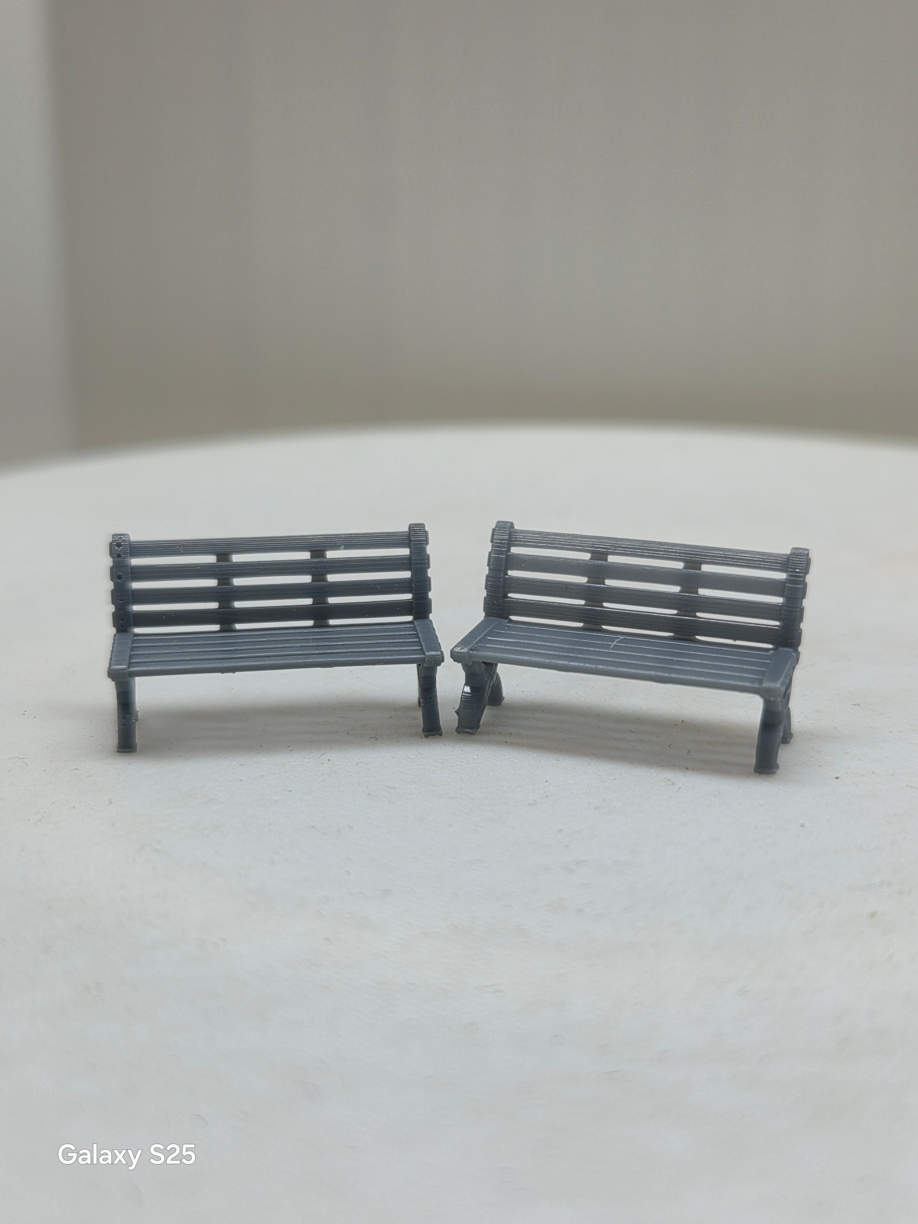HO SCALE TOWN PARK BENCHES (2 PER PACK)